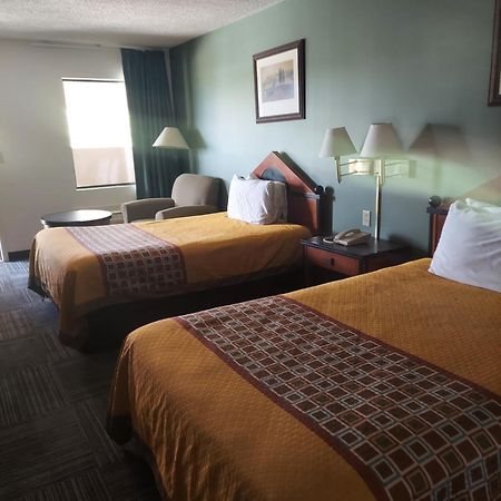 Shelaine Inn Jeffersonville Экстерьер фото